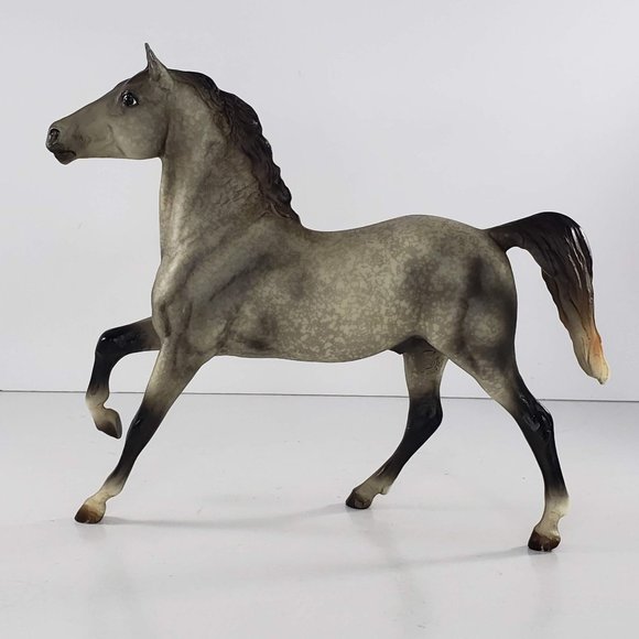 Breyer Horse Classic Hugo Saddle Club Eventing Dapple Grey Black Beauty #61105 - Picture 2 of 13